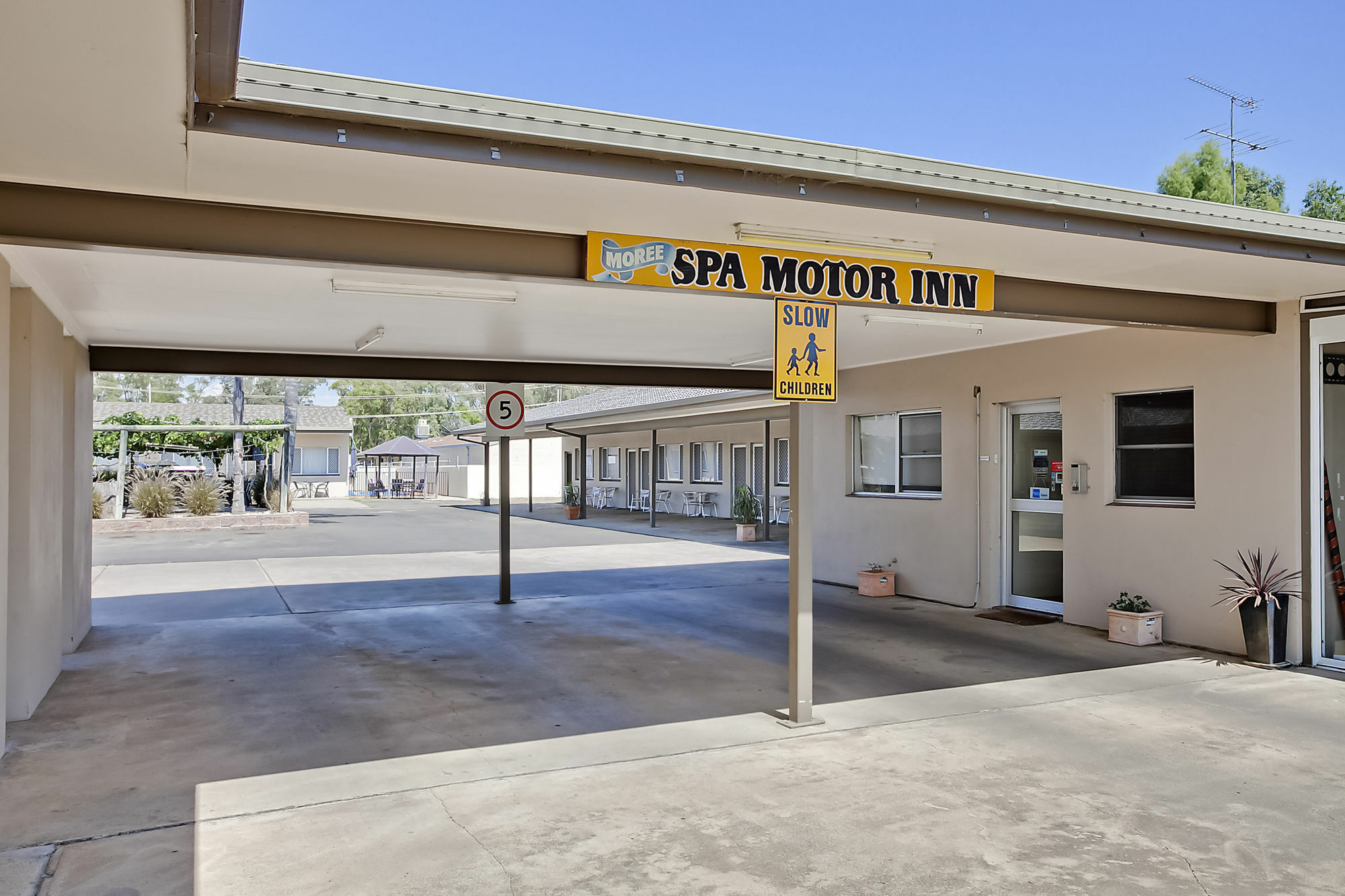 Econo Lodge Moree Spa Motor Inn Exterior photo